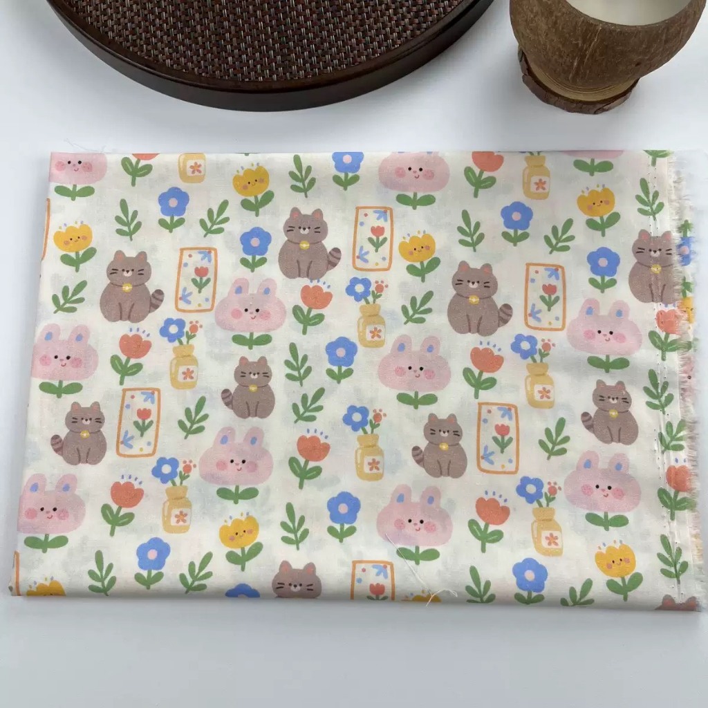 ผ้าคอตตอน 100% cotton poplin  ตัดขายเป็นเมตร หน้ากว้าง 145 เซนติเมตร ลาย Meaow meaow