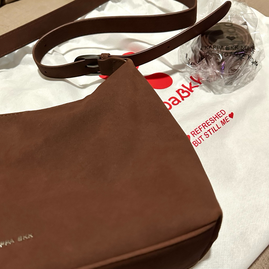 ส่งต่อ KAPPABKK Taylor Bag Suede Edition! สี Mocha Mousse กระเป๋าหนังกลับ ใช้ไป 1 ครั้ง ไม่มีตำหนิ