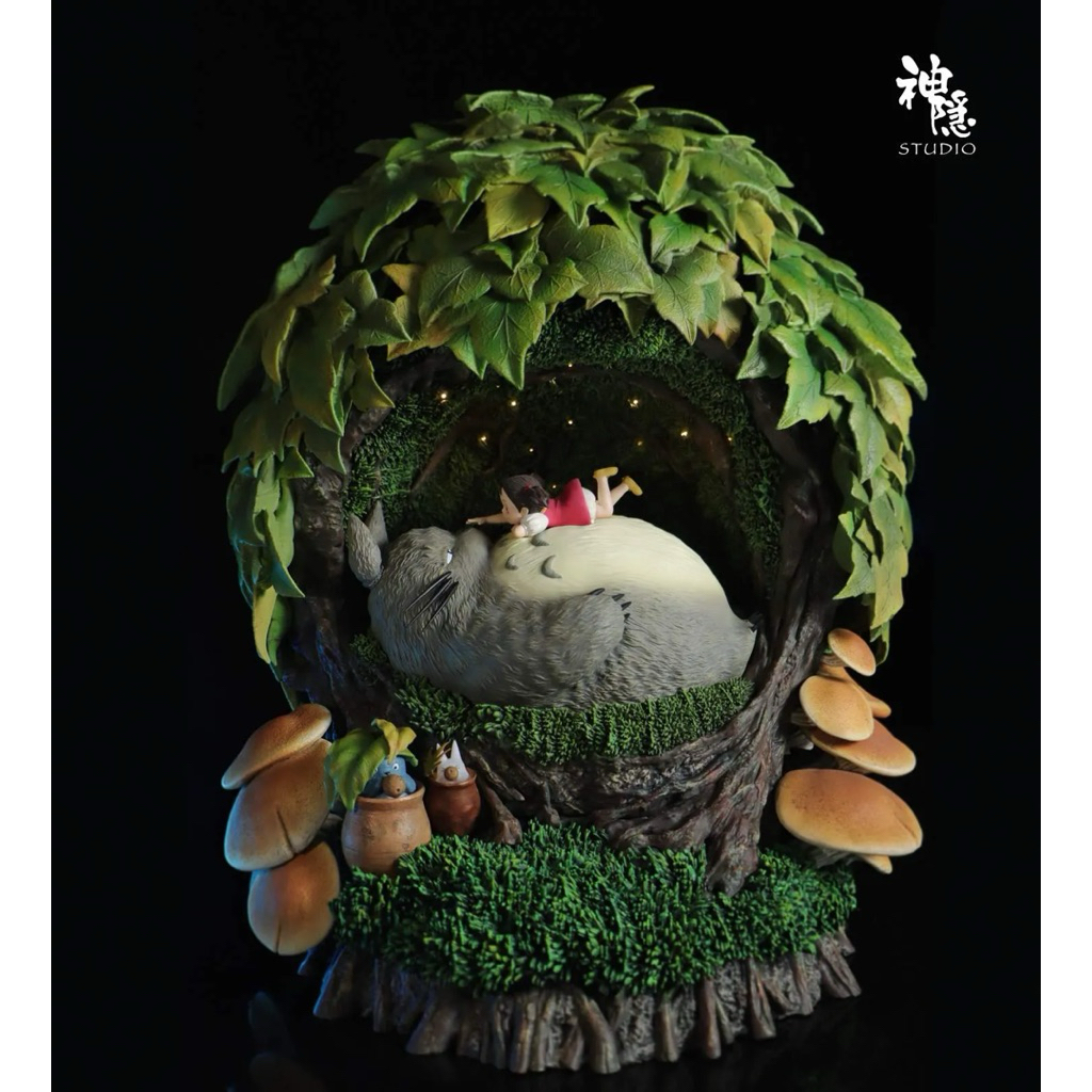 Resin Ghibi Studio My Neighbor Totoro - A Rest in the Tree Hole by Shen Yin Studio
