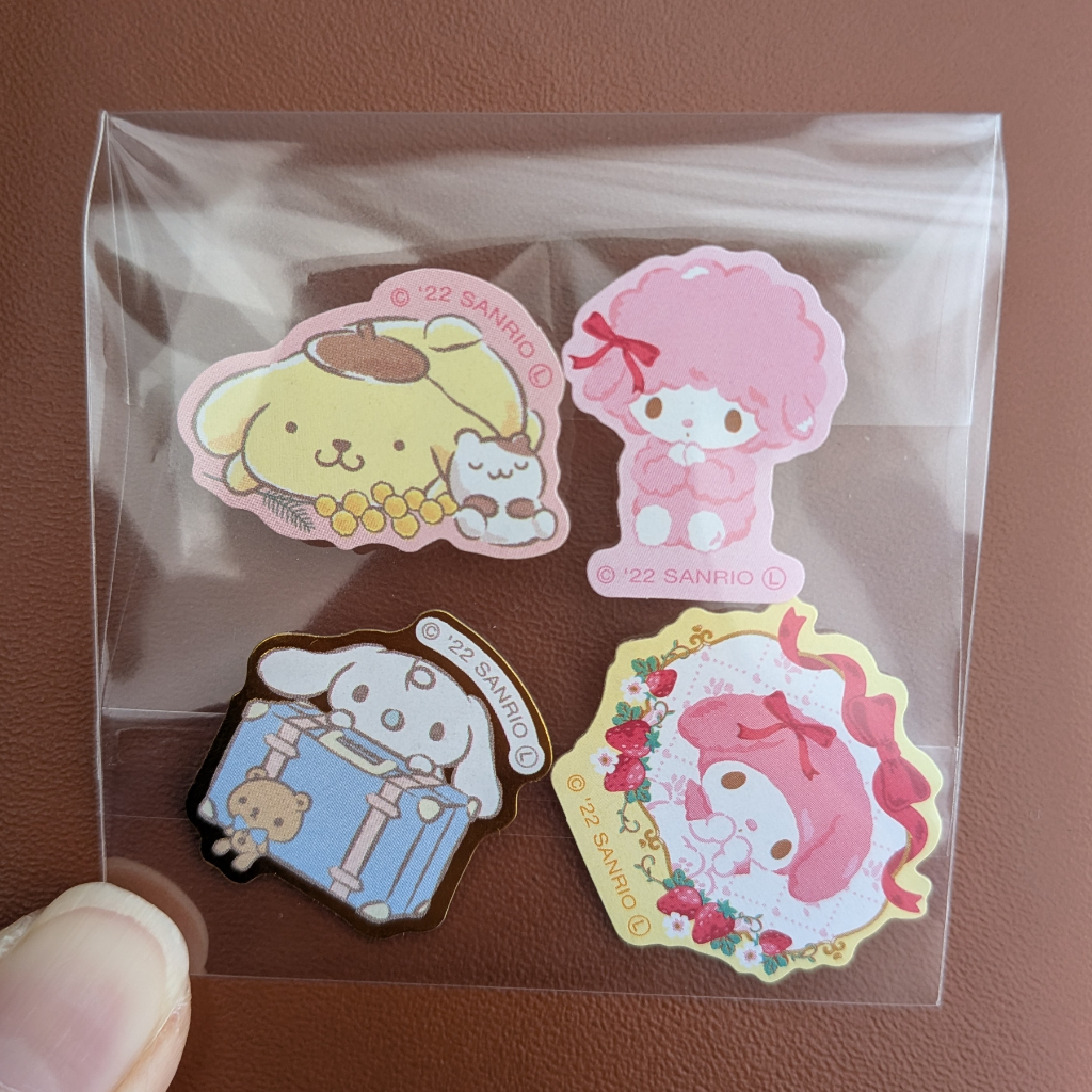 【สุ่มลาย】สติ๊กเกอร์ตัวละคร 4 ชิ้น♪ 🎀✨ (คละลาย)