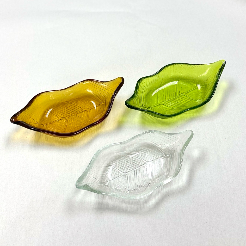 (05-G 490) ชามเเก้ว ทรงใบไม้ Leaf-shaped glass bowl