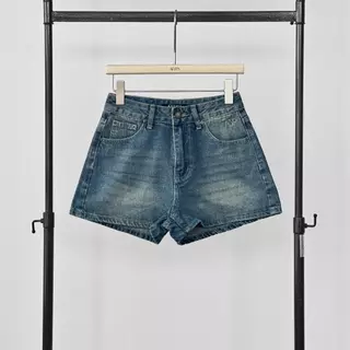 Atipashop - Leather Patch Short Jeans (#ATP604) กางเกงยีนส์ขาสั้น ดีเทลกระเป๋าหนัง