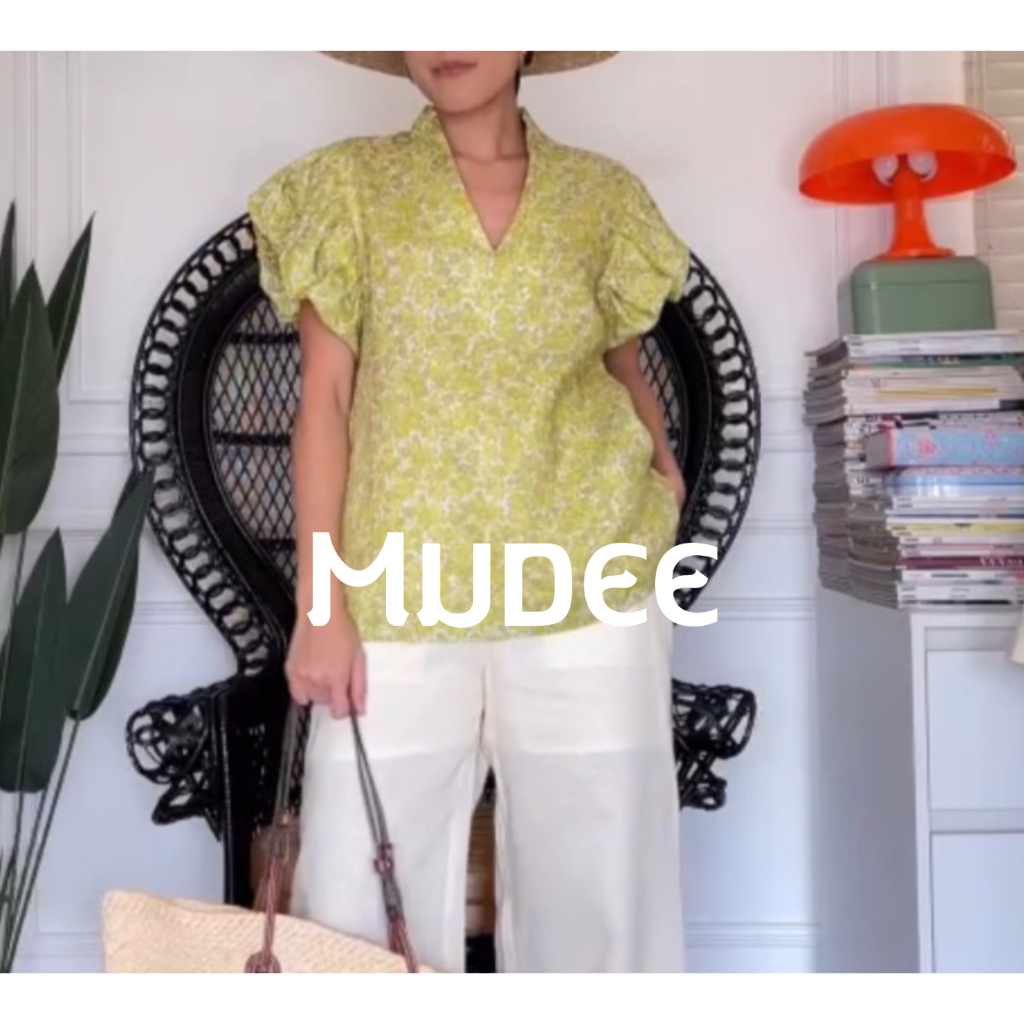 MUDEE เสื้อเบลาส์คอวี แขนบอลลูน ผ้าลินินพิมพ์ลาย