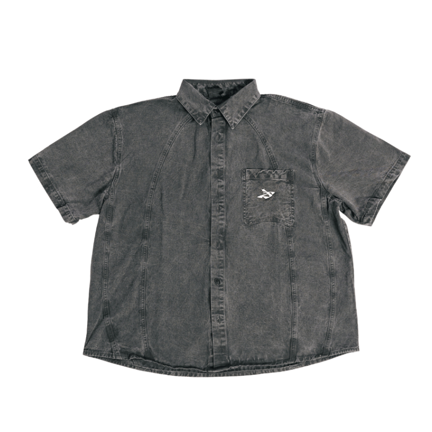 CBE GREY DENIM SHIRT 02 / เสื้อเชิ้ตคอปยีนส์แขนสั้นดำเฟด (เทา)