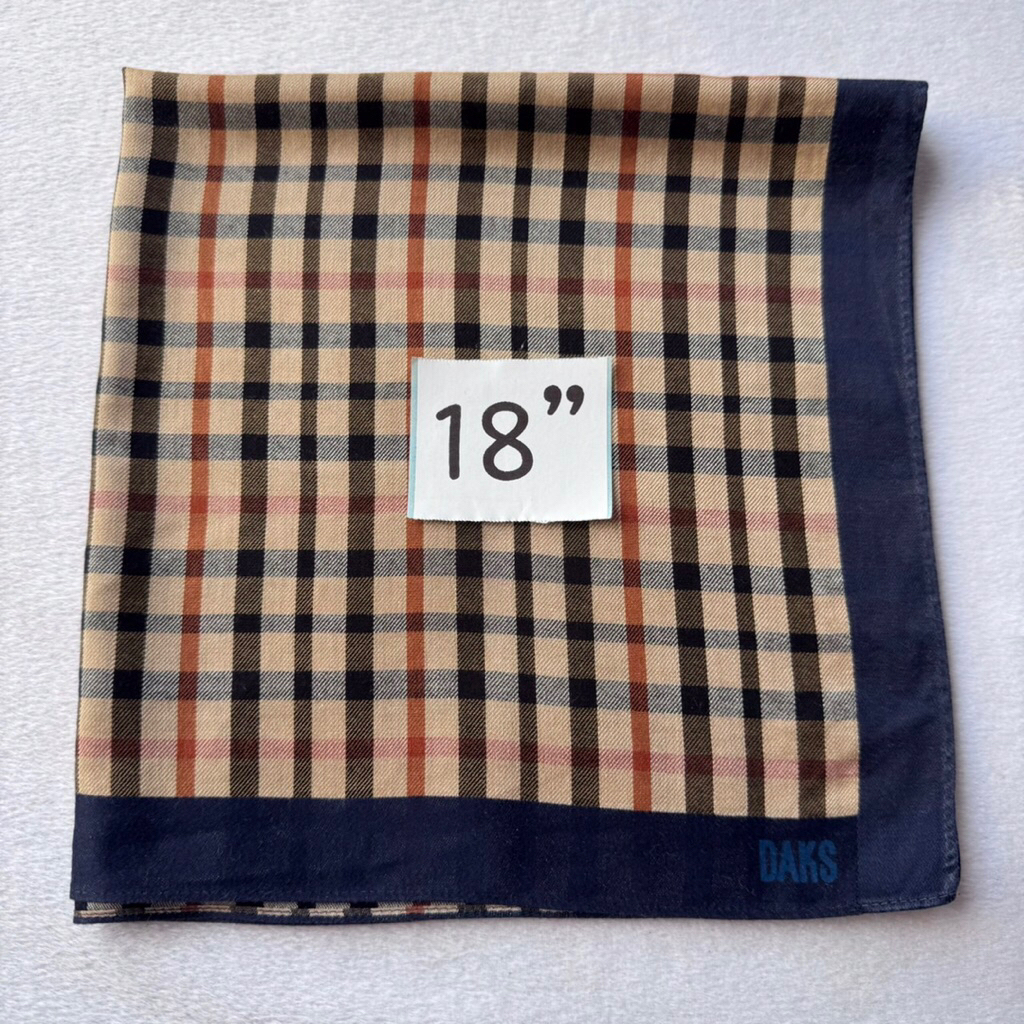 Daks London ผ้าเช็ดหน้า