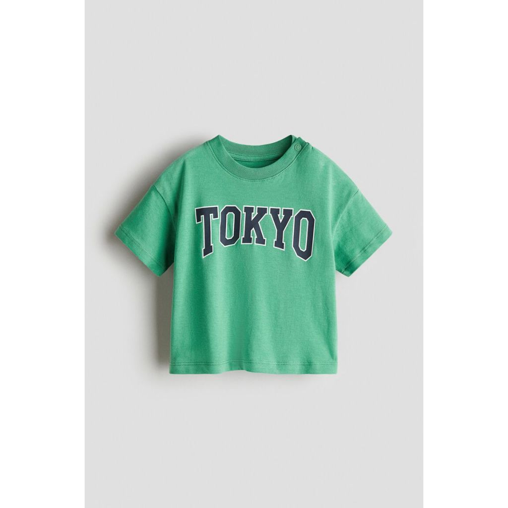 H&M เสื้อคอตตอล สีเขียว โตเขียว มีกระดุมคอ ไซด์ 4-6 เดือน ของแท้ ใหม่ พร้อมส่ง