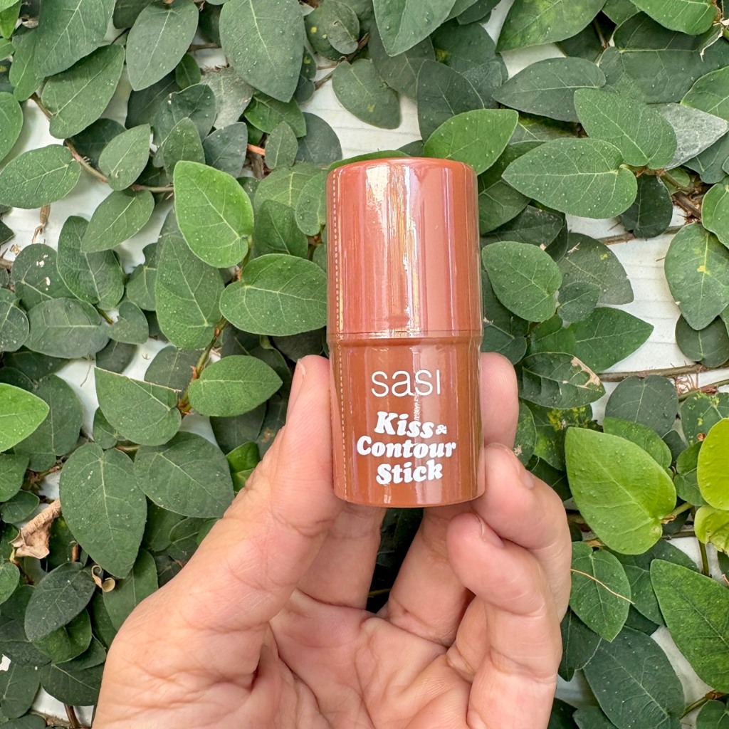 ((dinidon shop)) Sasi Kiss Contour Stick 4g. #03 First Embrace ศศิ คิส แอนด์ คอนทัวร์ สติ๊ก (Exp.12/