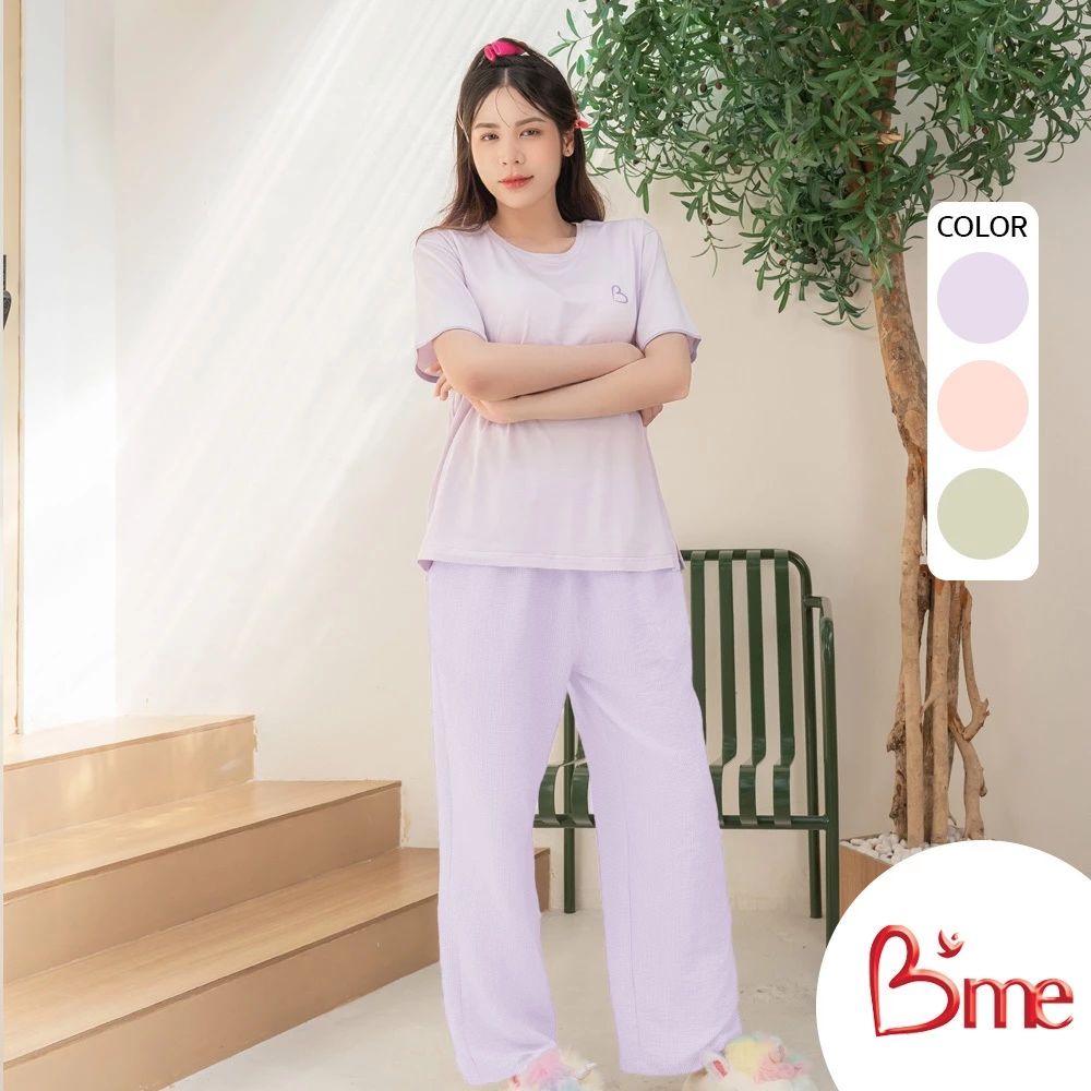 B'me ชุดเซ็ตรูปแบบเสื้อแขนสั้นคอกลม พร้อมกางเกงขายาว รุ่น ME8824 มี 3 สีม่วง สีเขียว สีโอลด์โรส สี M.3