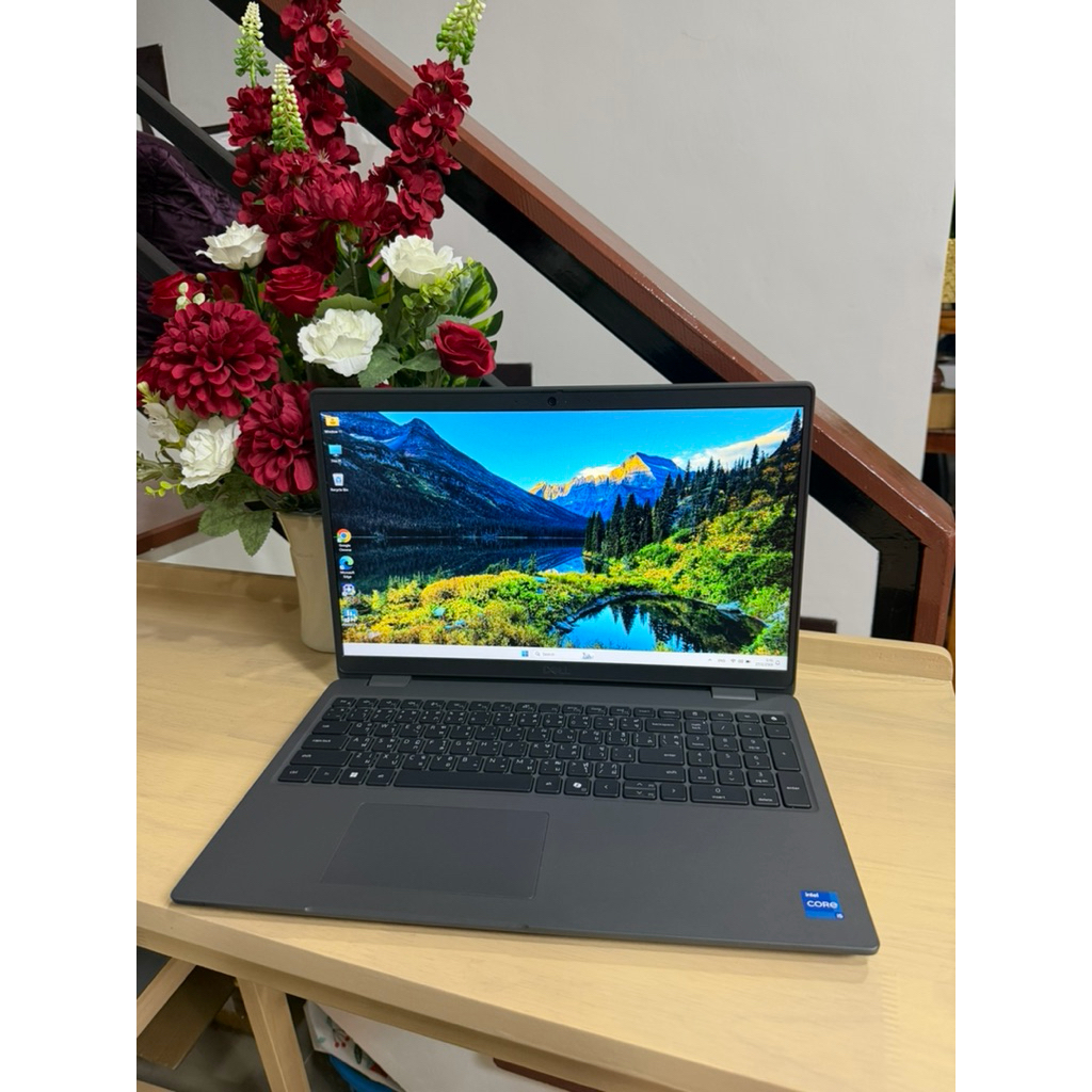 notebook dell 15.6 มีประกันศูนย์ i5-1335U m.2 1tb