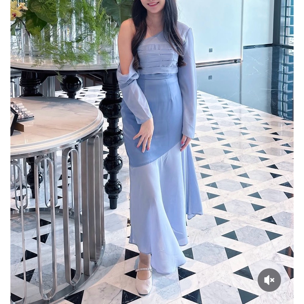 Twilight dress จาก VenusP. ส่งต่อเดรสออกงาน ใส่ครั้งเดียว ไซต์ M จากราคาเต็ม 1,890