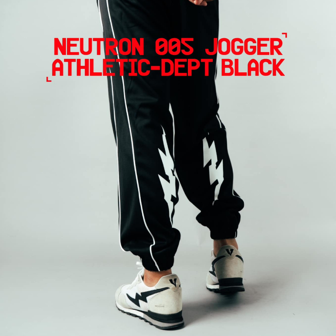 VOLT กางเกงขายาวผู้ชาย รุ่น NEUTRON 005 JOGGER สีดำ ผ้ายืด ระบายอากาศ สำหรับเทรนนิ่งและออกกำลังกาย
