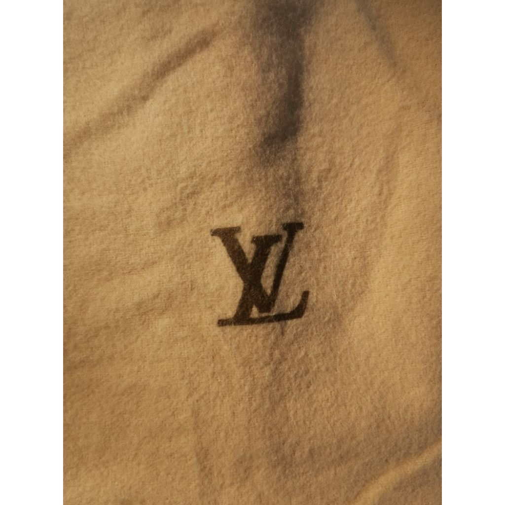 ถุงผ้ากันฝุ่น Louis Vuitton 💯 แท้
