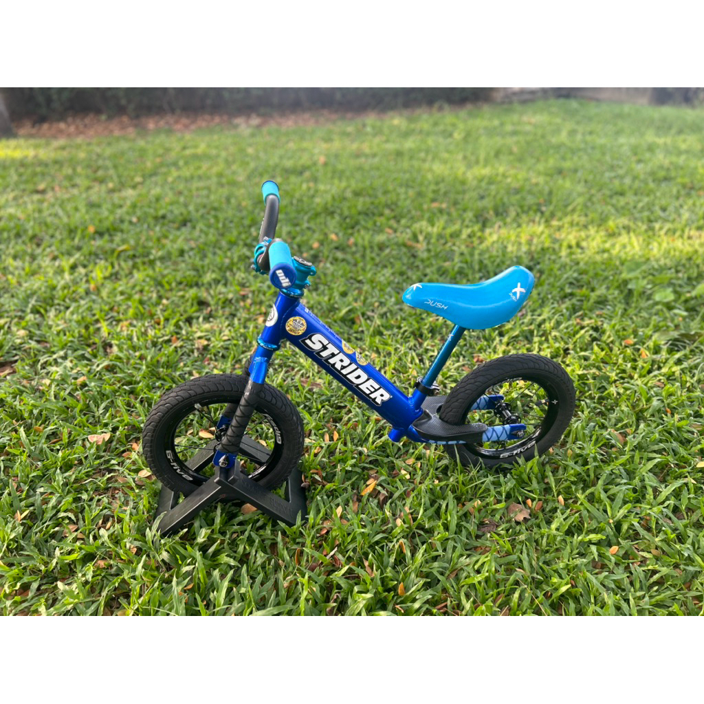 Strider Pro ของแต่งเต็ม ของแท้ พร้อมแข่งขัน จักรยานขาไถ บาลานซ์ไบค์