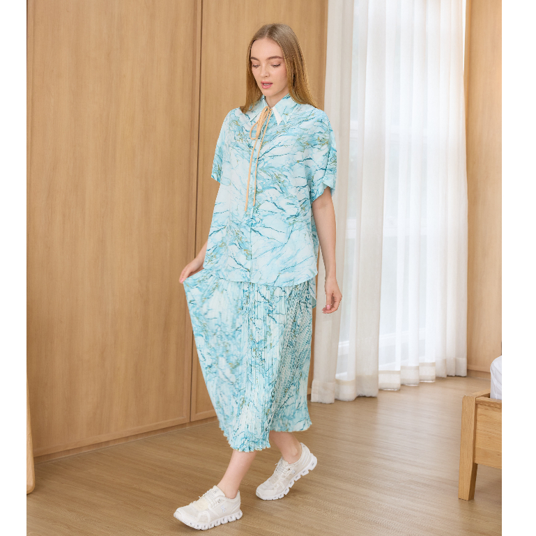 VACAY INDEED / Pleatful Skirt ลาย Muse Marble กระโปรงพลีทยาว