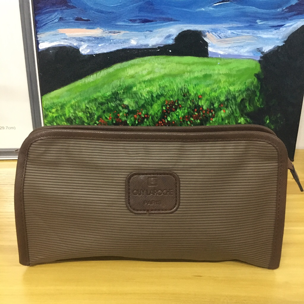 มือสอง• กระเป๋าจัดระเบียบ Guy Laroche