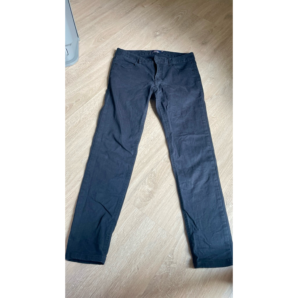 กางเกงขายาว Giodano เอว 28“