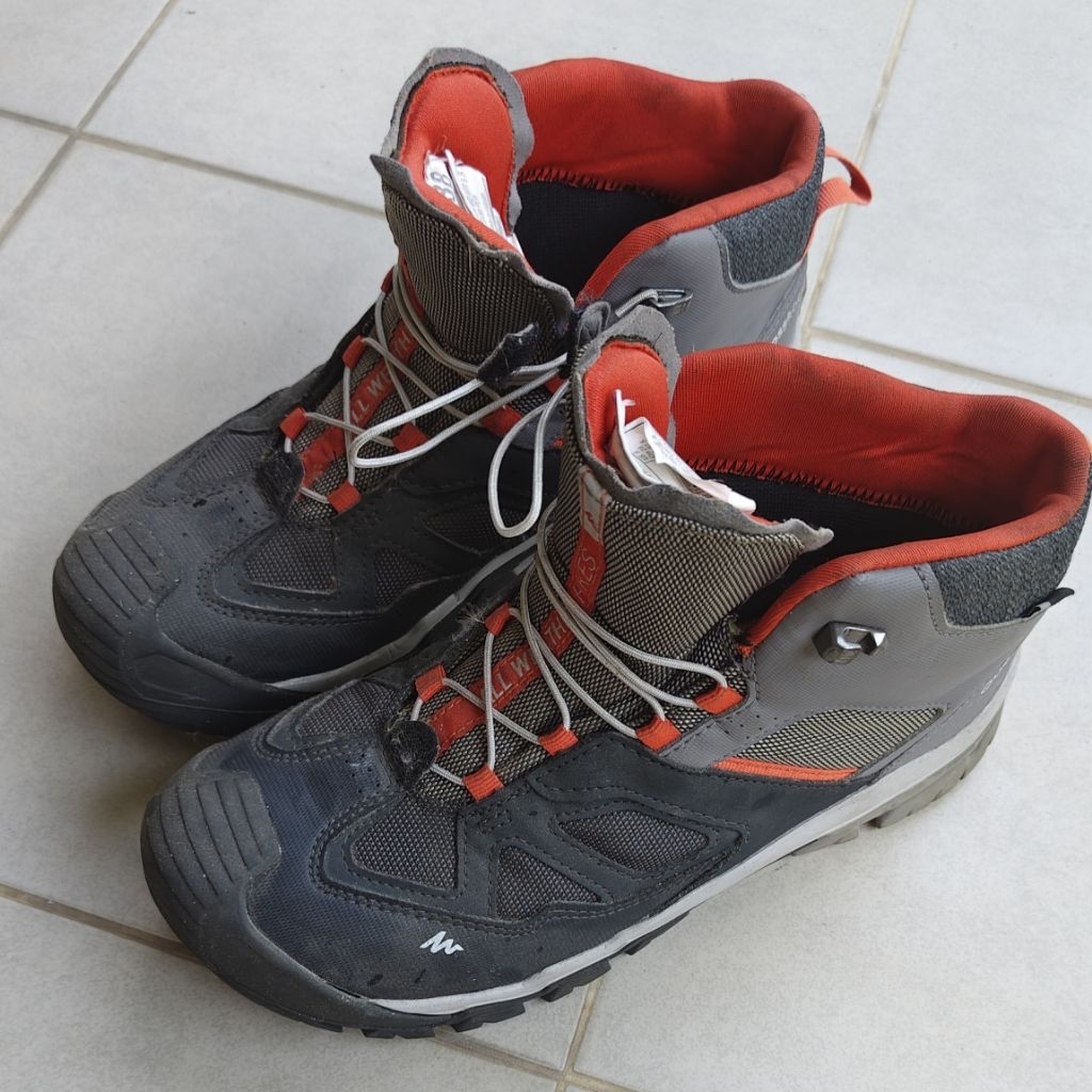รองเท้าเดินป่า Quechua Crossrock Mid Waterproof กันน้ำ Decathlon ไซส์ 38 มือสอง