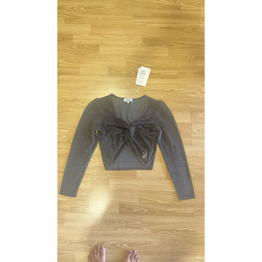 เสื้อแขนยาว payboy ป้ายห้อย คอวี ผ้ากำมะหยี่  size m