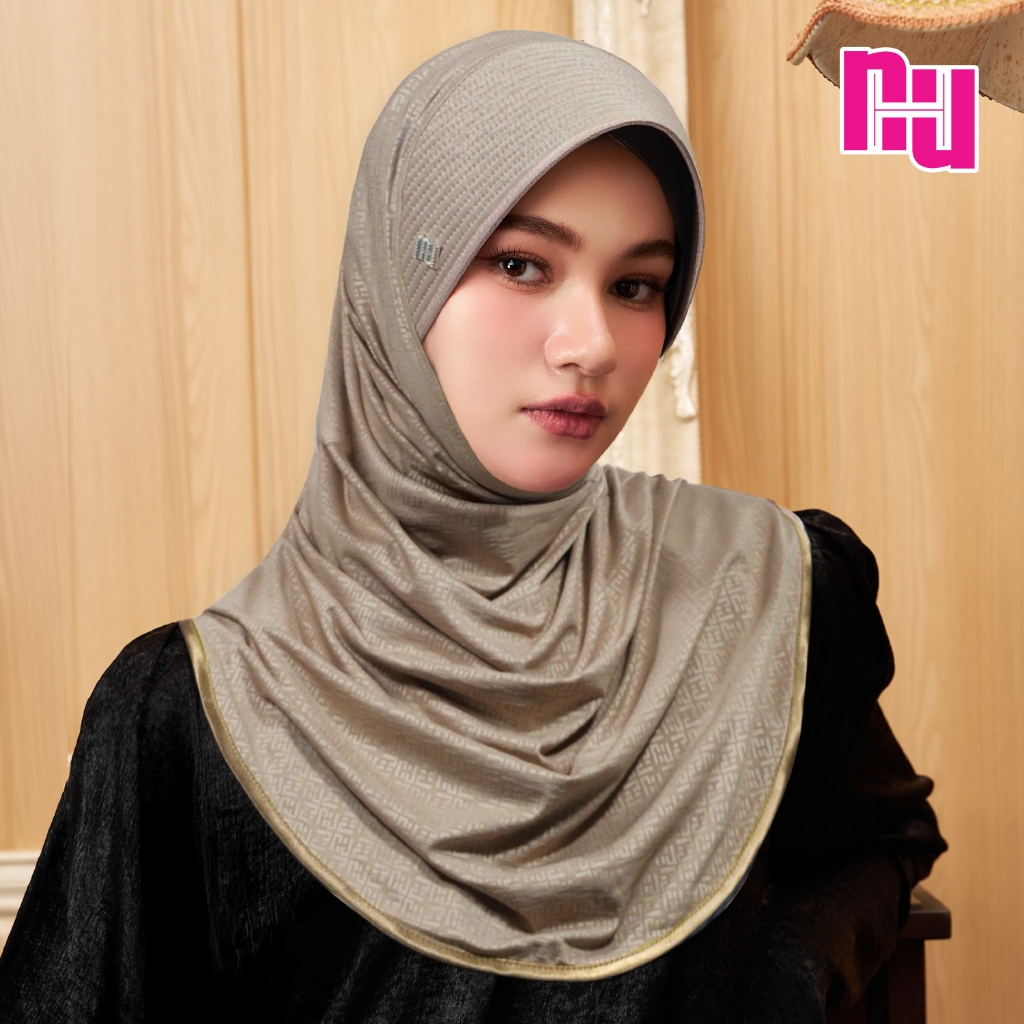 NUH MONOGRAM II ผ้าคลุมสวมสำเร็จ – ทรงฟองน้ำธรรมดา