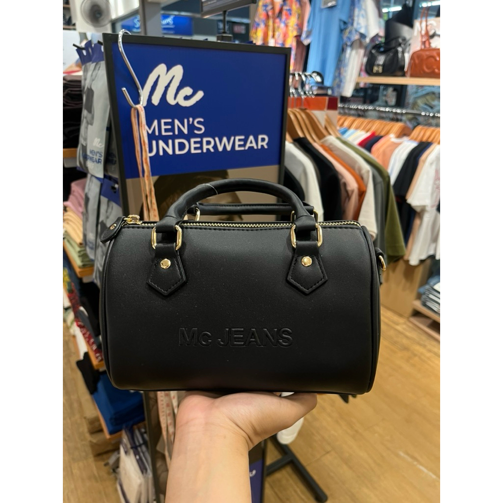 MC JEANS กระเป๋าสะพายข้างผู้หญิง สีดำ แท้100% วัสดุ PU สินค้าพร้อมส่ง