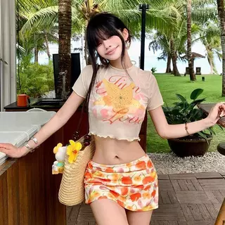 🌸Swift Bra🌸ชุดว่ายน้ำสตรี 4 ชิ้น ชุดว่ายน้ำชายหาด การพิมพ์ กระโปรงสั้นเซ็กซี่ รูปแบบใหม่ ด้วยฟองน้ำ