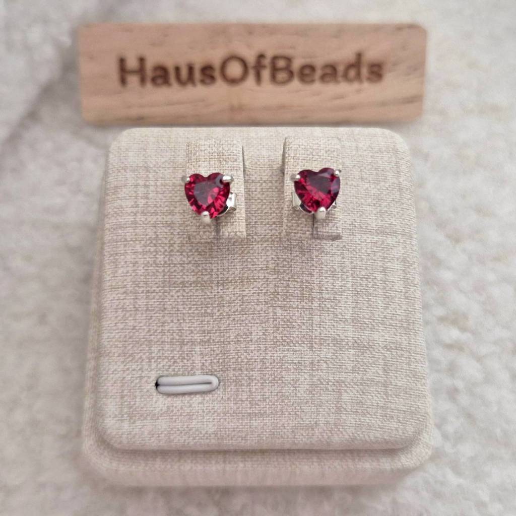 ⭐️ NEW ของแท้ 100% พร้อมกล่อง+ถุง ⭐️ Red Heart Stud Earrings