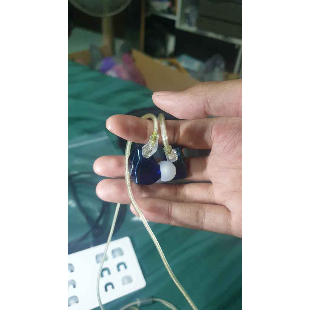 หูฟัง  TFZ Queen LTD มือสอง สภาพใช้ได้