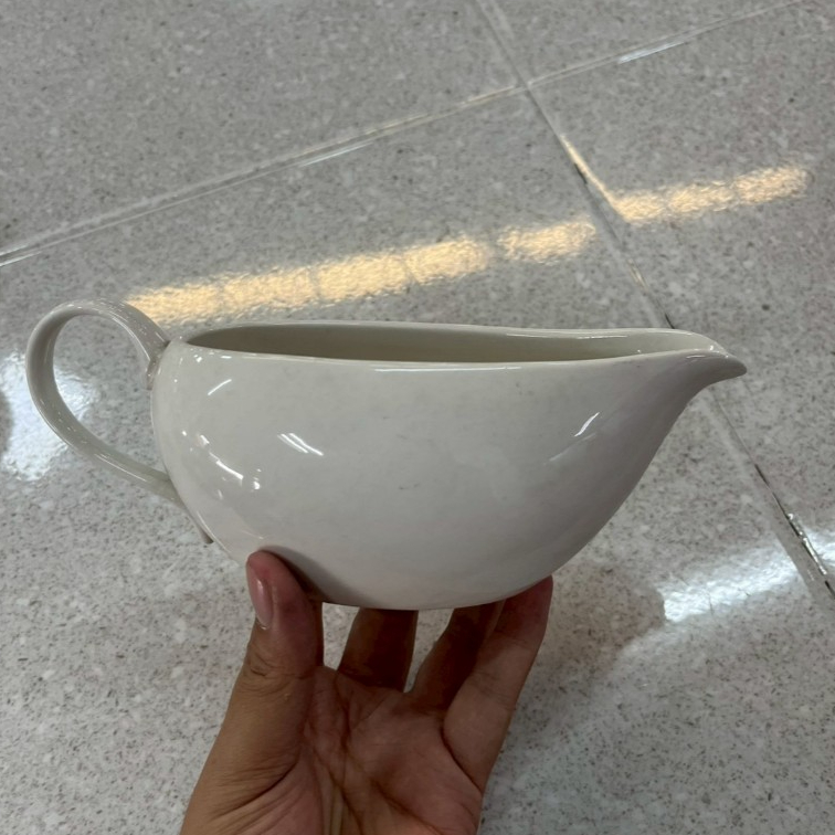 แก้วกาแฟ แก้วเทนม แก้วเทน้ำเชื้อม แก้วปากเหยือก สีขาวเงา สไตล์มินิมอล เข้าไมโครเวฟได้