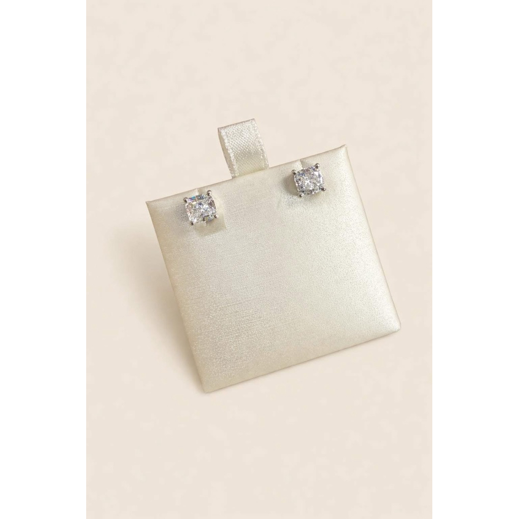 lab-grown diamond earrings