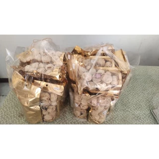 ขนมทองก้อน ไส้เม็ดมะม่วงหิมพานต์ 1 ถุงมี 16-17 ชิ้น