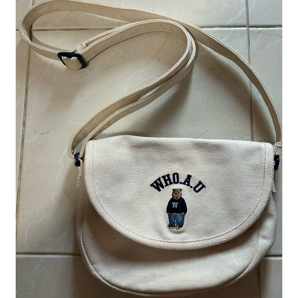 กระเป๋าสะพายแบรนด์แท้💯WHO.A.U