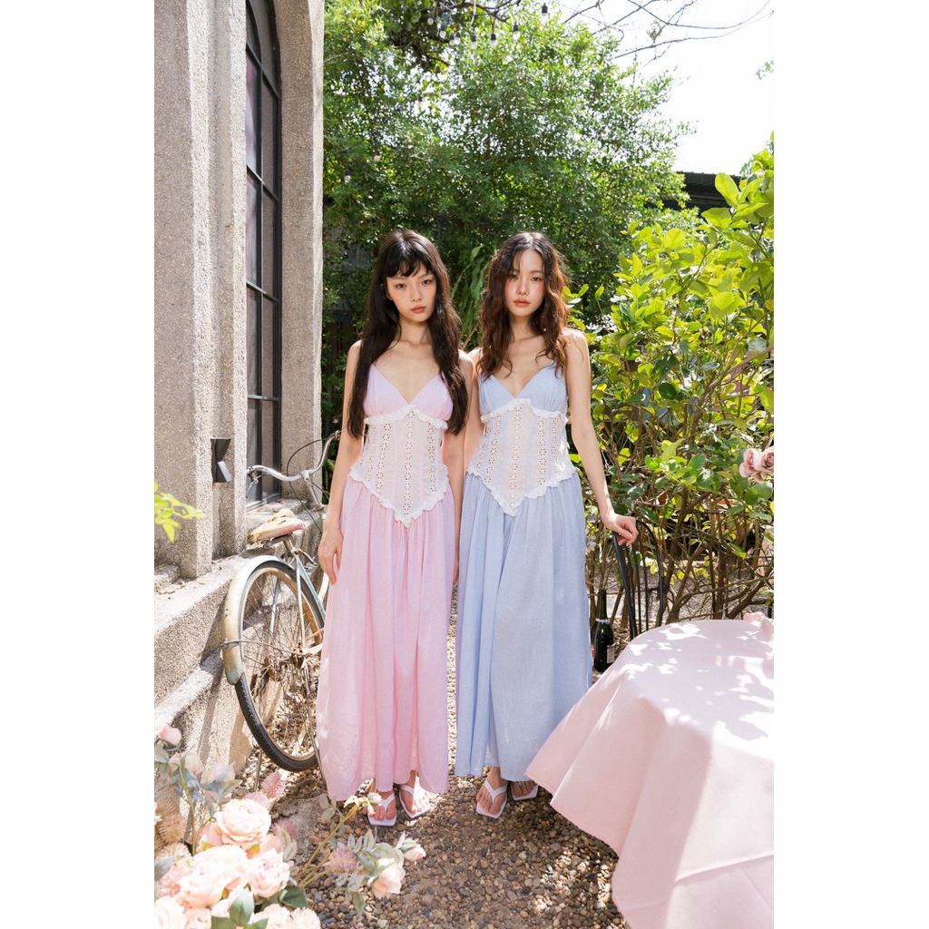 เดรสยาว Amica Lace Dress ผ้าลายทาง ใส่ไปคาเฟ่ ใส่ออกงาน
