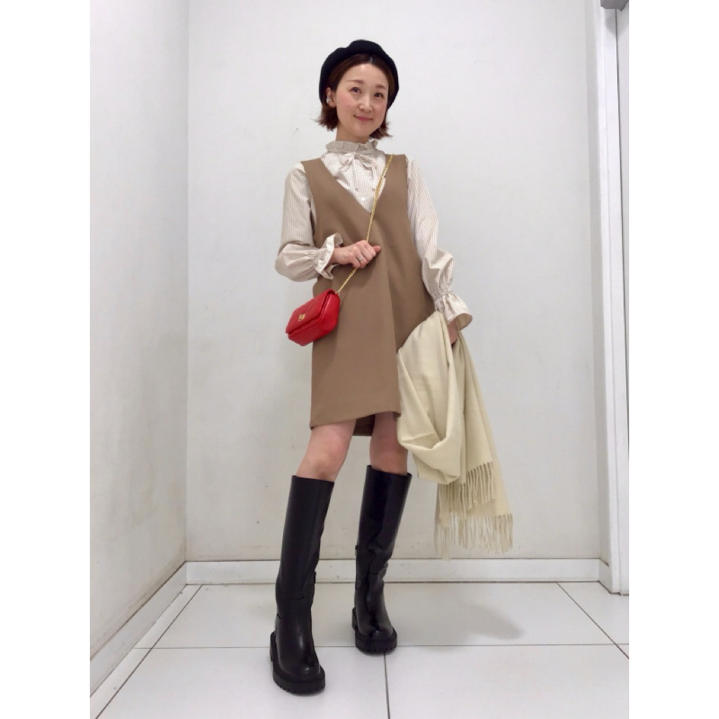 DS168 ชุดเดรส GU สีน้ำตาลไซส์ S อกผ้า34“สพ40”ยาว34“ผ้าโพลีหนา น่ารักมาก