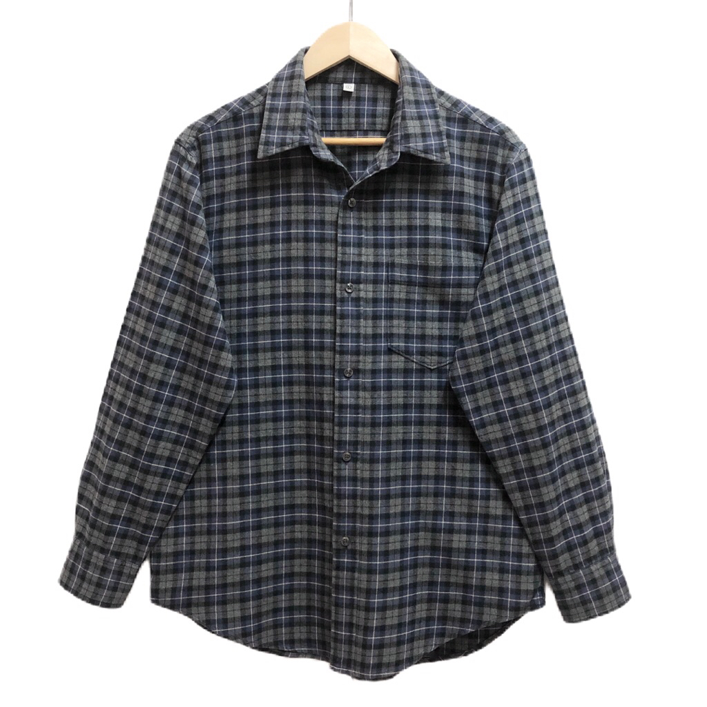 Uniqlo เสื้อเชิ้ตชาย แขนยาว สีน้ำเงิน-ดำ ลายสก๊อต ป้าย L มือสอง