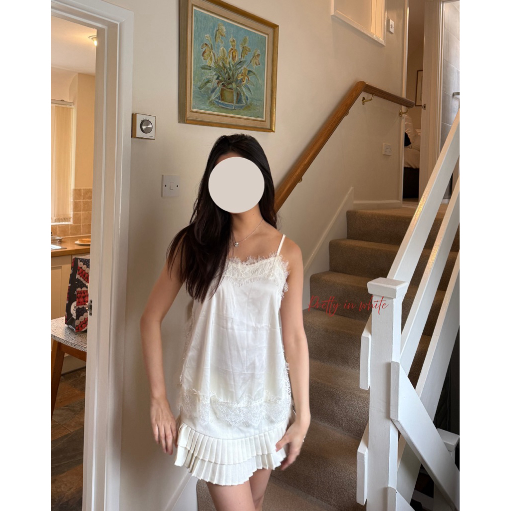 Pretty in lace tank เสื้อกล้ามซาติน ลูกไม้