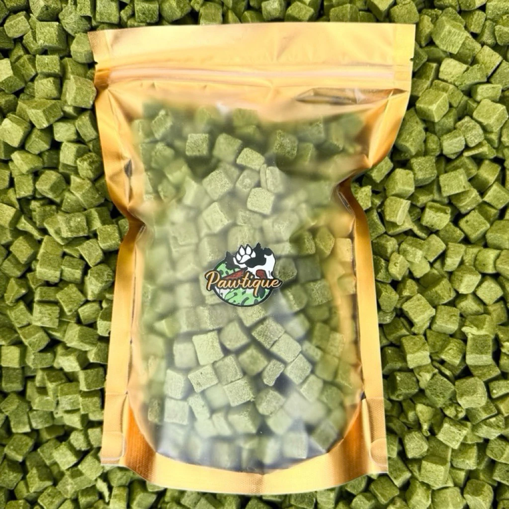 หญ้าแมวฟรีซดราย Pawtique 200 กรัม หญ้าแมวผสมอกไก่ Freeze Dried 100% ขนมแมว ขนมฟรีซดราย 200g