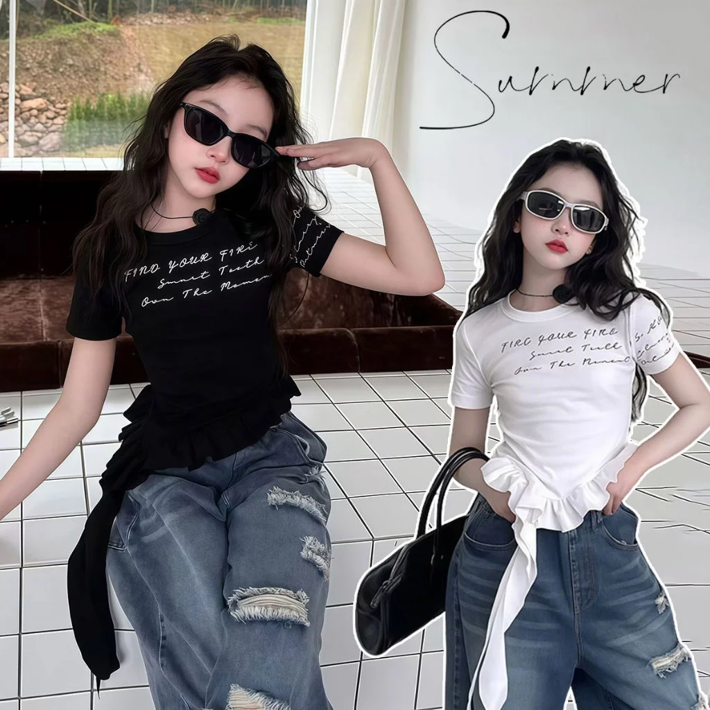Beryl kids🌸เสื้อผ้าเด็กแฟชั่น🎀เสื้อยืดแขนสั้นเด็กผู้หญิง พิมพ์ตัวอักษร สไตล์เกาหลี กระชับสัดส่วน เท่สวย สวมใส่สบายฤดูร้อ