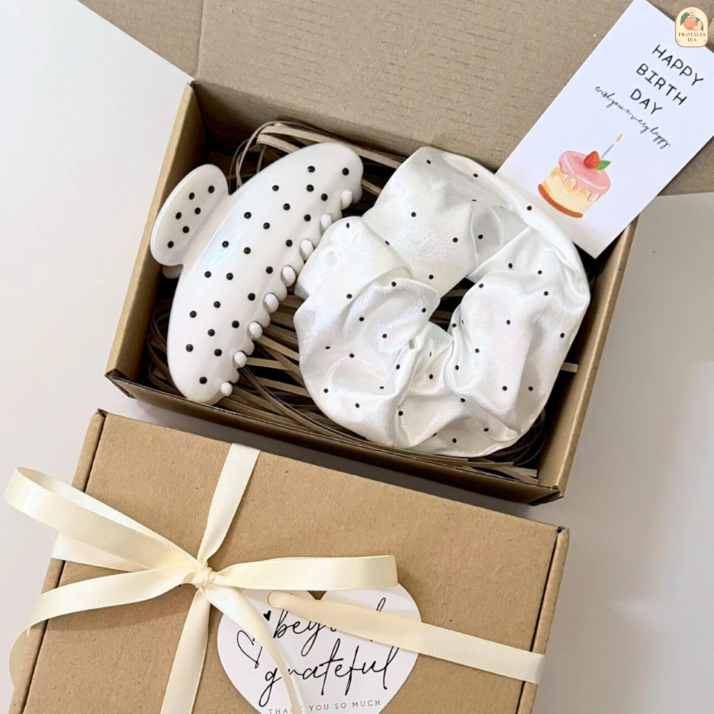 🤍 Polka Dot Gift Set - เซตของขวัญ พร้อมให้ ยางรัดผม + กิ๊บหนีบผม ลายจุด ของขวัญวันเกิด ของขวัญให้แฟน เพื่อน คนพิเศษ