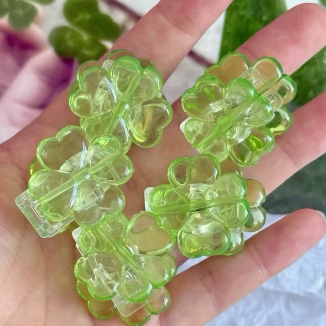 ✨🍀(ใหม่)พร้อมส่ง!คลิปหนีบกระดาษ Four-Leaf Clover  ใบโคลเวอร์สีเขียวใส ขนาดเล็ก ราคาถูก Shopee Lazada