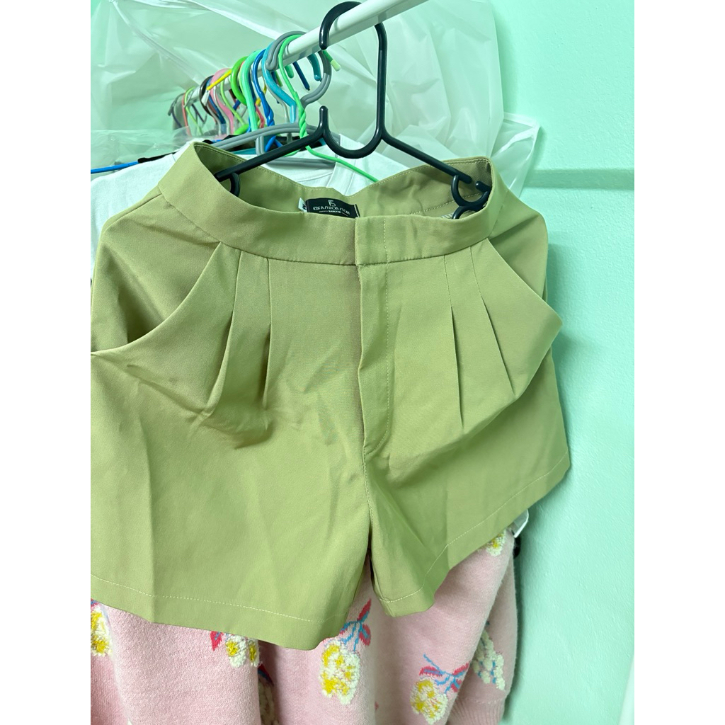 กางเกงขาสั้น Fashion store