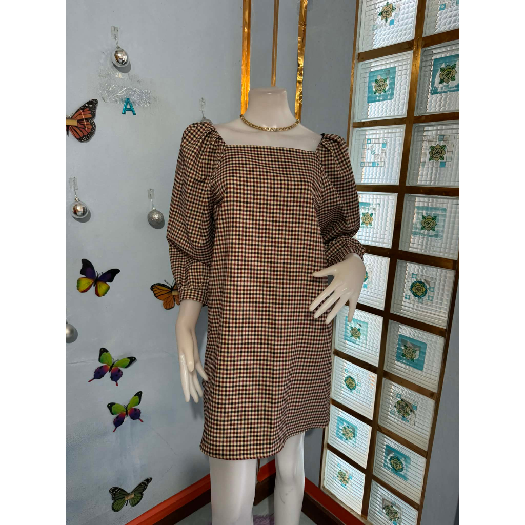1Bซ เดรสคอเหลี่ยมลายตารางเล็ก