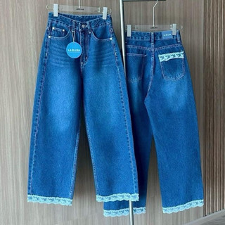 LABLUSA-LBS372 : กางเกงยีนส์ทรงกระบอกกลาง แต่งปลายขาลูกไม้