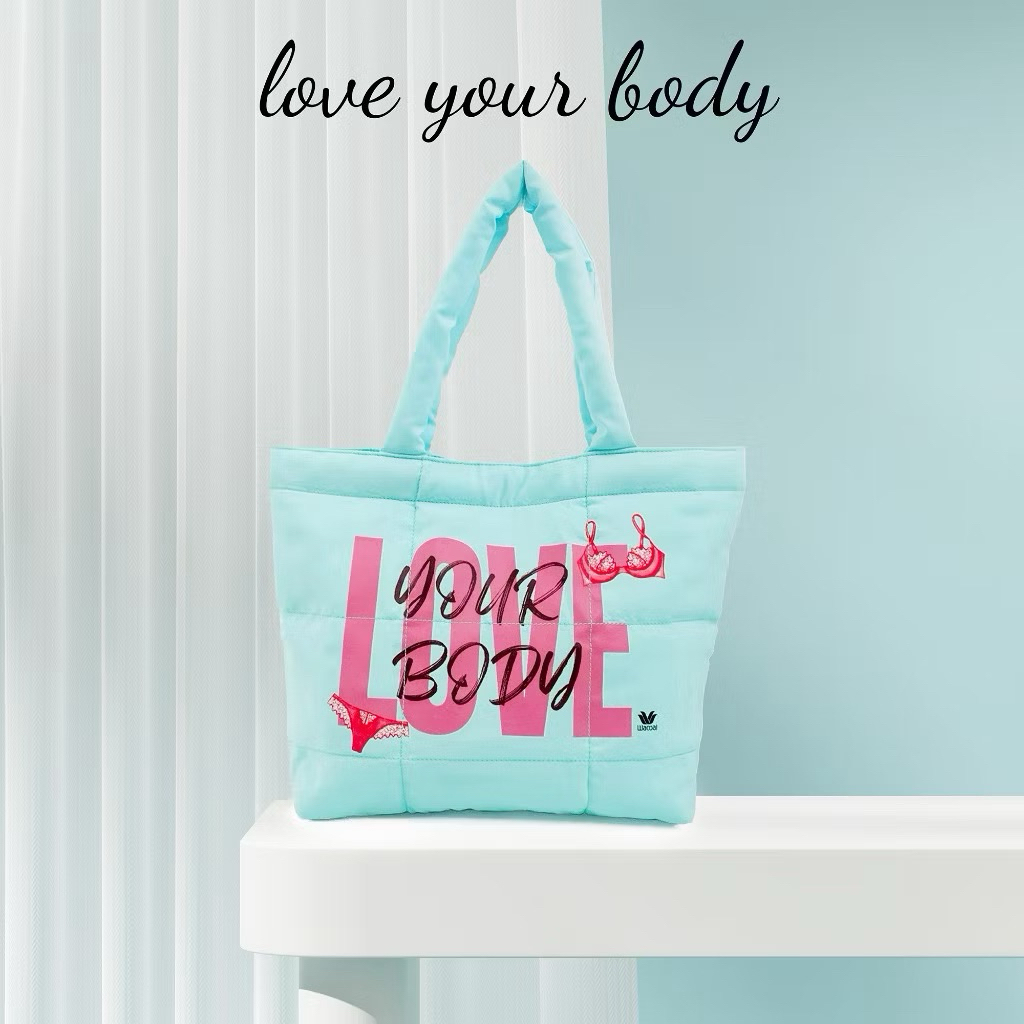 [Shop 590] มือ1 ของใหม่ Wacoal Love Your Body Fluffy Bag แท้💯 กระเป๋าถือผ้านุ่ม กันน้ำ สีฟ้า ชมพู ขน