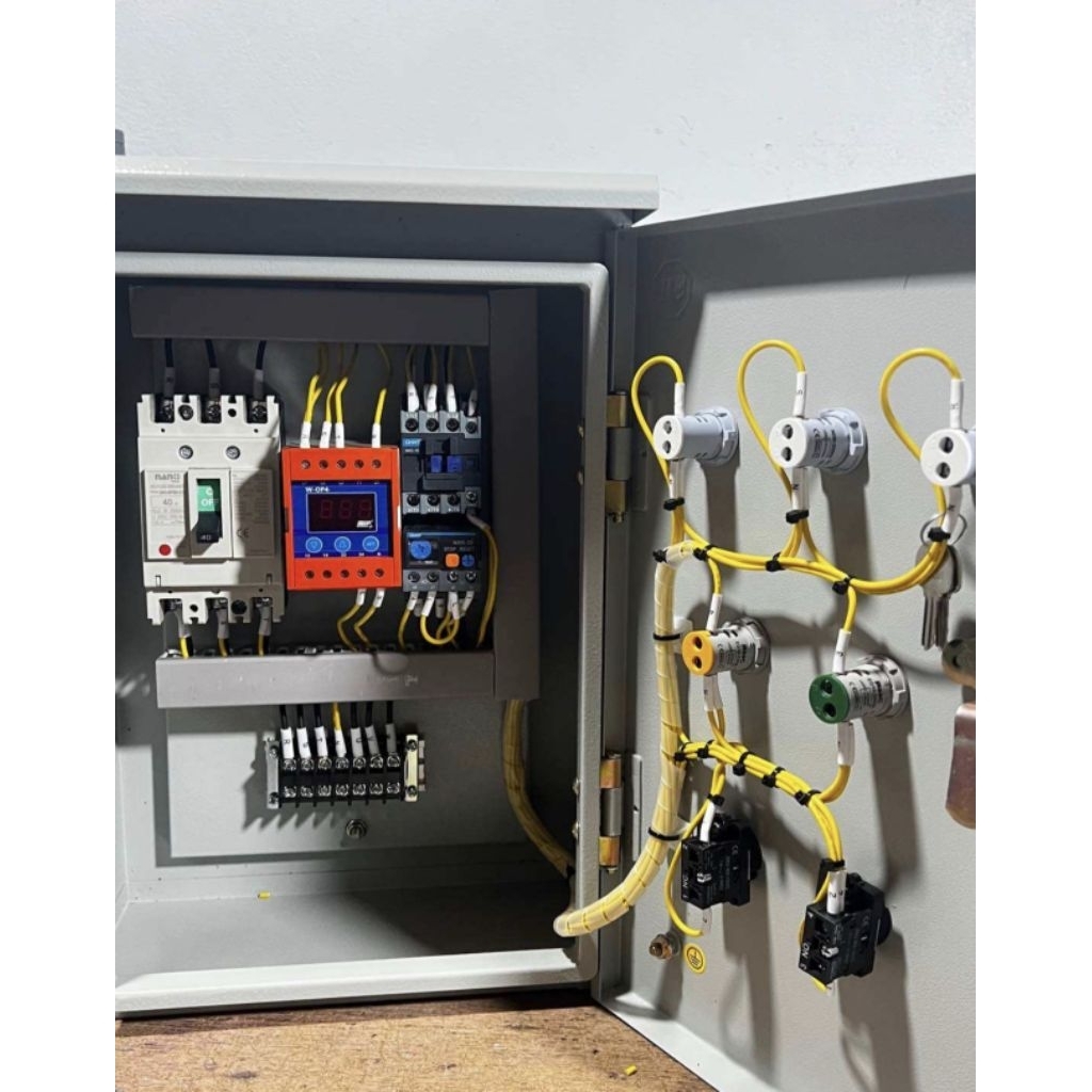 ตู้ควบคุมมอเตอร์ ควบคุมปั้มน้ำแบบสวิตช์ปุ่มกด (start-stop) 3เฟส 380V มีระบบป้องกันไฟตกไฟเกิน