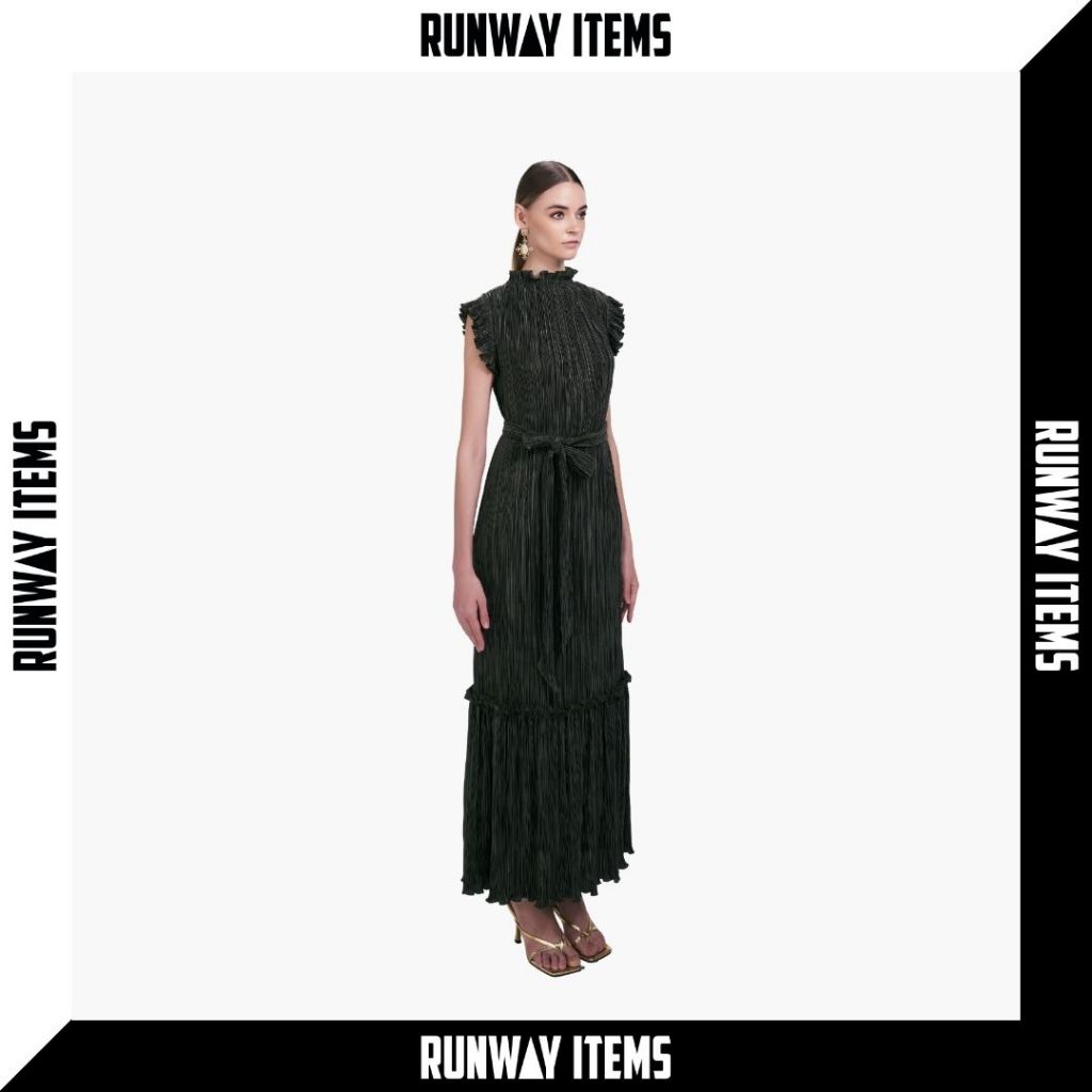 Runway Items | เดรสอัดพลีตคอปีน