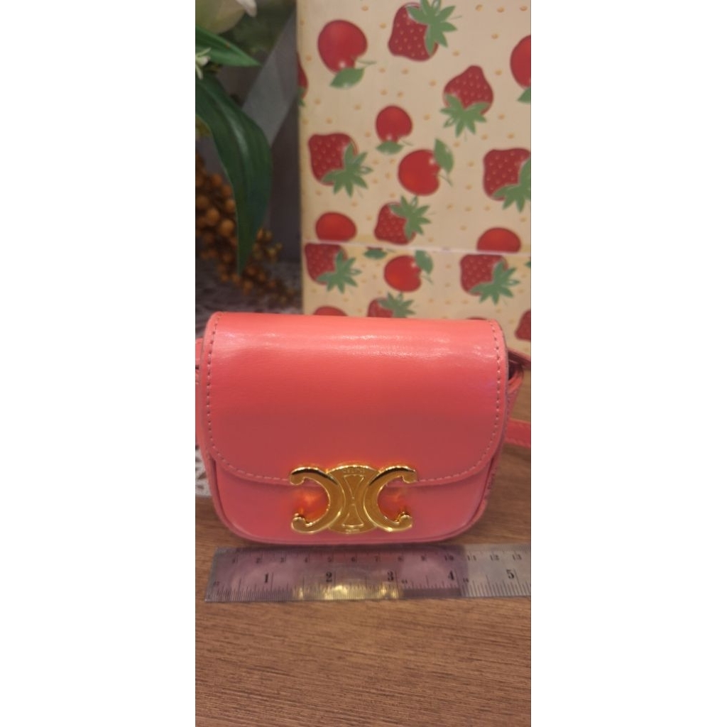 กระเป๋าCELINEหนังแท้มือสองมีตำหนิแต่สภาพสวย