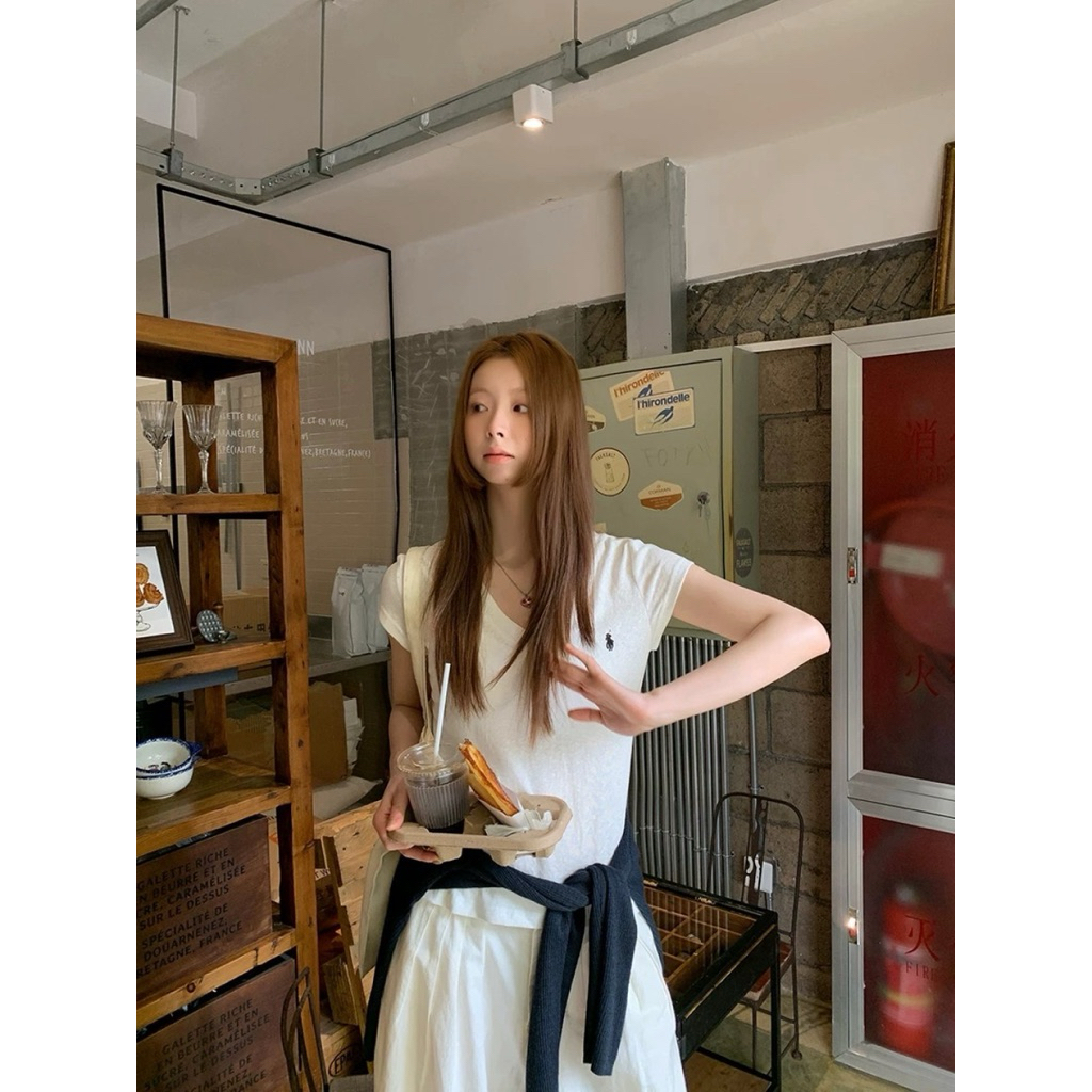 พร้อมส่ง 9158 เสื้อคอวีแขนสั้น ปักลายช่วงอก ทรงใส่สบาย เนื้อผ้าดี งานสวย TAG:WG.WE ราคา ถูกที่สุด ดีลบีเคเค แกลเลอรีภาพที่ 7