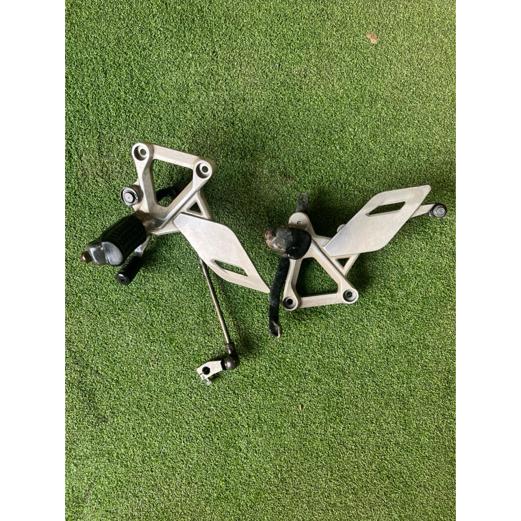 พักเท้าหน้าซ้ายขวาCBR150มือ2