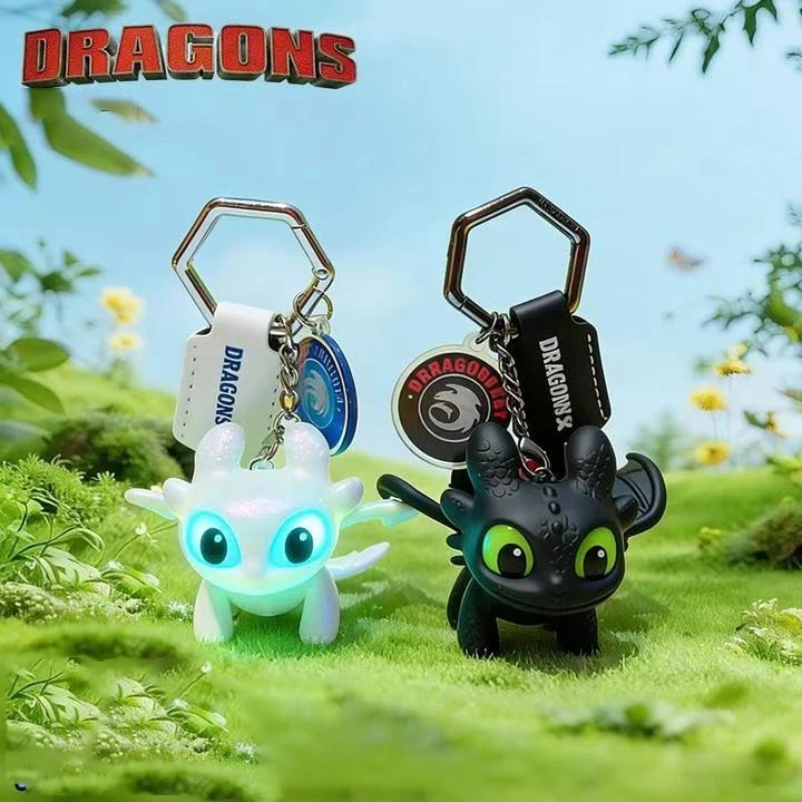 [พร้อมส่ง] How to Train Your Dragon Toothless The wings can move keychain พวงกุญแจเรืองแสง