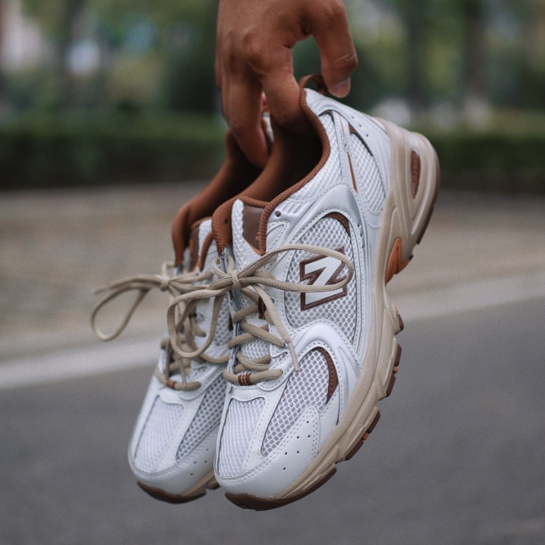 🔥เป็นของแท้ 100%New Balance NB 530 Low white and brown Sneakers MR530NI